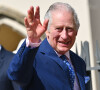 Ses doigts peuvent se mettre à gonfler en raison du stress
Le roi Charles III d'Angleterre - La famille royale du Royaume Uni arrive pour assister à la messe de Pâques à la chapelle Saint Georges au château de Windsor, le 9 avril 2023. 