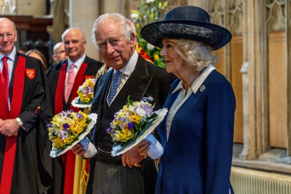 C'est ce que les organisateurs et le clan Windsor veulent à tout prix éviter 
Le roi Charles III d'Angleterre et Camilla Parker Bowles, reine consort d'Angleterre, participent au Royal Maundy Service à la cathédrale d'York, où le roi distribuera cérémonieusement de petites pièces d'argent appelées "Maundy money", comme aumône symbolique aux personnes âgées. Le 6 avril 2023. 