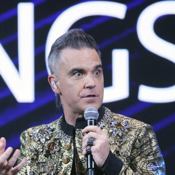 Robbie Williams sur le plateau de l'émission "Your Songs" à Leipzig, le 16 novembre 2022. 