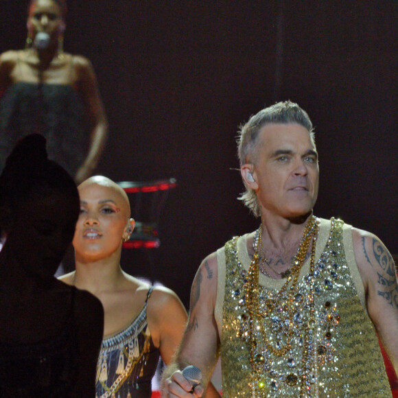 Robbie Williams en concert lors de sa tournée "25 Years of Hits Tour" à l'O2 Arena à Londres, le 9 octobre 2022. 