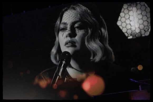 Louane - 9e édition de "La nuit de la déprime" aux Folies Bergère à Paris le 30 janvier 2023. © Alain Guizard/Bestimage