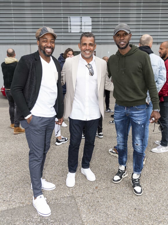 D'anciens joueurs de l'OL, comme Sidney Govou, Sonny Anderson et Éric Abidal étaient de la partie
 
Sidney Govou, Sony Anderson et Eric Abidal lors du match de football caritatif pour l'UNICEF opposant la Team Unicef face à la Team Bourg-en-Bresse au stade Jean Laville à Bourg-en-Bresse, France, le 10 avril 2023. L'UNICEF a récolté 10 000€ devant plus de 4000 spectateurs.© Pierre Perusseau/Bestimage