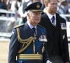 Le prince Harry sera présent au couronnement du roi Charles III
Le roi Charles III d'Angleterre, le prince Harry, duc de Sussex - Procession cérémonielle du cercueil de la reine Elisabeth II du palais de Buckingham à Westminster Hall à Londres. 