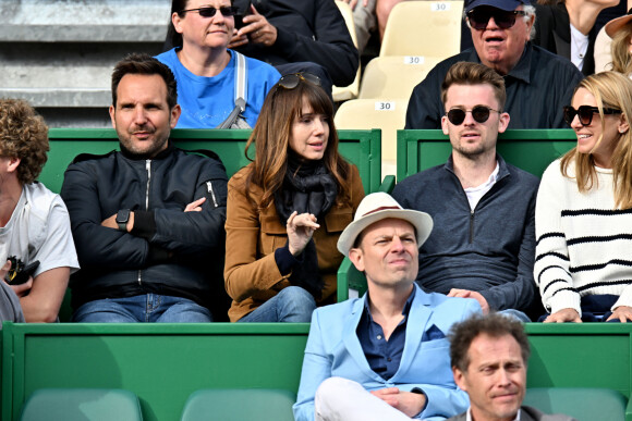 Christophe Michalak et sa femme Delphine McCarty lors des 8èmes de final du Rolex Monte-Carlo Masters 2023, à Roquebrune-Cap-Martin, France, le 13 avril 2023. © Bruno Bebert/Bestimage
