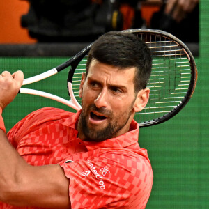 Novak Djokovic lors des 8èmes de final du Rolex Monte-Carlo Masters 2023, à Roquebrune-Cap-Martin, France, le 13 avril 2023. © Bruno Bebert/Bestimage