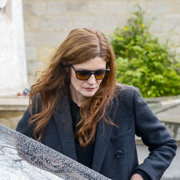 Chiara Mastroianni - Obsèques de l'avocat Hervé Temime au cimetière du Montparnasse à Paris, le 14 avril 2023. © Clovis-Jacovides/Bestimage