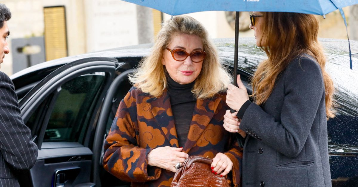 Begrafenis van Hervé Timim: Catherine Deneuve en Chiara Mastroianni ontmoeten elkaar in verdriet