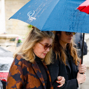 Catherine Deneuve et sa fille Chiara Mastroianni - Obsèques de l'avocat Hervé Temime au cimetière du Montparnasse à Paris, le 14 avril 2023. © Clovis-Jacovides/Bestimage