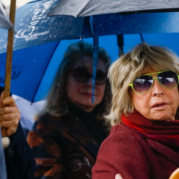 Danièle Thompson - Obsèques de l'avocat Hervé Temime au cimetière du Montparnasse à Paris, le 14 avril 2023. © Clovis-Jacovides/Bestimage