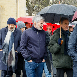 Antoine de Caunes - Obsèques de l'avocat Hervé Temime au cimetière du Montparnasse à Paris, le 14 avril 2023. © Clovis-Jacovides/Bestimage