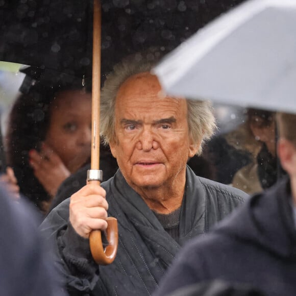 Albert Koski - Arrivées aux obsèques de l'avocat Hervé Temime au cimetière du Montparnasse à Paris, France, le 14 avril 2023. © Clovis-Jacovides/Bestimage  Funeral service of French lawyer Herve Temime at the Montparnasse cemetery in Paris, France, on April 14, 2023. 