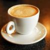 CAFÉ : Au delà des troubles du sommeil, de la décoloration des dents, de la mauvaise haleine, et des crises cardiaques (la dose mortelle est d'ailleurs 100 cafés en un jour), le café est très dangereux pour une raison que l'on imagine mal... 