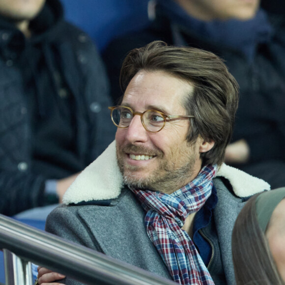 Ophélie Meunier et son mari Mathieu Vergne - People en tribunes lors du match de championnat de Ligue 1 Uber Eats opposant le Paris Saint-Germain (PSG) au RC Lens (3-1) au Parc des Princes à Paris le 15 avril 2023. © Cyril Moreau/Bestimage 