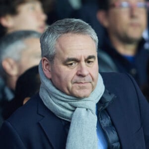 Xavier Bertrand - People en tribunes lors du match de championnat de Ligue 1 Uber Eats opposant le Paris Saint-Germain (PSG) au RC Lens (3-1) au Parc des Princes à Paris le 15 avril 2023. © Cyril Moreau/Bestimage 