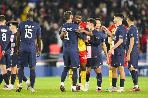 Kevin Danso (RC Lens) / Sergio Ramos (PSG) - Match de championnat de Ligue 1 Uber Eats opposant le Paris Saint-Germain (PSG) au RC Lens (3-1) au Parc des Princes à Paris le 15 avril 2023. 