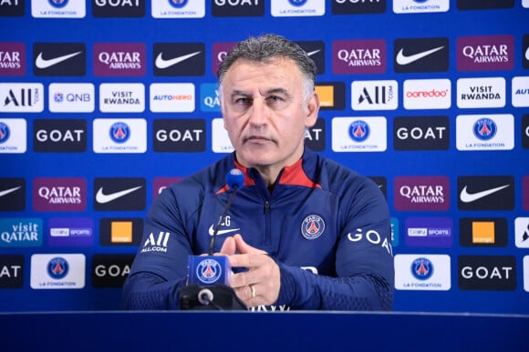 Christophe Galtier avait le meilleur des soutiens dans les tribunes du match PSG-Lens
Christophe Galtier (PSG), visé par une enquête interne pour des accusations de racisme, en conférence de presse à Saint Germain en Laye, à la veille du match contre Lens. © Federico Pestellini / Panoramic / Bestimage 