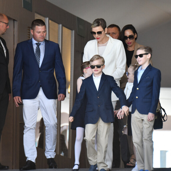 Les adorables enfants étaient accompagnés de leurs cousins, les enfants du discret Sean Wittstock. 
La princesse Charlene de Monaco, ses enfants le prince Jacques et la princesse Gabriella, Sean Wittstock avec sa femme Chantell Violet Serfontein et leurs enfants Raigen et Aiva Grace - La famille princière de Monaco assiste à la finale homme du tournoi Rolex Monte Carlo Masters 2023 à Roquebrune-Cap-Martinle 16 avril 2023. En s'imposant devant Holger Rune (5-7, 6-2, 7-5), Andrey Rublev a décroché son tout premier Masters 1000. © Bruno Bebert/Bestimage 