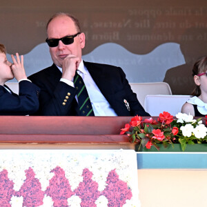 Le prince Albert II de Monaco, le prince Jacques et la princesse Gabriella - La famille princière de Monaco assiste à la finale homme du tournoi Rolex Monte Carlo Masters 2023 à Roquebrune-Cap-Martinle 16 avril 2023. En s'imposant devant Holger Rune (5-7, 6-2, 7-5), Andrey Rublev a décroché son tout premier Masters 1000. © Bruno Bebert/Bestimage 