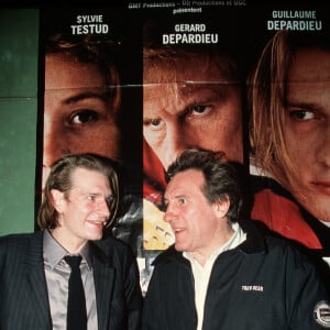 Exclusif - Soirée au club étoile à Paris, Gérard Depardieu et son fils Guillaume.