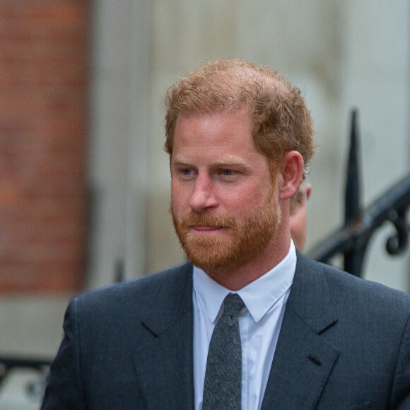 Le prince Harry, duc de Sussex, à la sortie du procès contre l'éditeur du journal "Daily Mail" à Londres, le 30 mars 2023. © Tayfun Salci/Zuma Press/Bestimage 