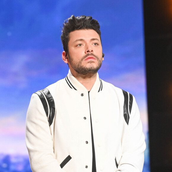 Kev Adams - Les personnalités se mobilisent lors de la 36ème édition du Téléthon sur le plateau de France 2, avec pour parrain K.Adams, le 3 décembre 2022. © Coadic GUIREC / Bestimage