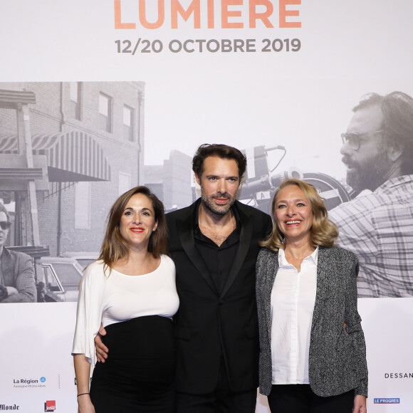 Victoria Bedos, (enceinte) Nicolas Bedos et leur mère Joëlle Bercot - Photocall de la cérémonie d'ouverture à la Halle Tony Garnier du 11ème Festival Lumiere 2019 de Lyon le 12 octobre 2019. © Dominique Jacovides / Bestimage