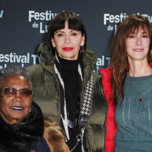 Mathilda May a officiellement retrouvé l'amour en 2021.
Mathilda May, présidente du jury Fiction, et ses membres Firmine Richard, Eleonore Bernheim - Les membres des jurys à la soirée d'inauguration de la 25ème Edition du Festival TV de Luchon. Le 1er février 2023 © Patrick Bernard / Bestimage