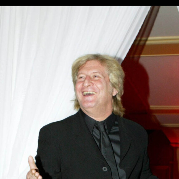 "PATRICK SEBASTIEN" ET SA FEMME "NANA" LES 50 ANS DE "PATRICK SEBASTIEN" AU RESTAURANT "LEDOYEN" A PARIS