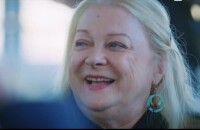 Josiane Balasko évoque l'adoption de son fils Rudy dans l'émission "Les rencontres du Papotin".