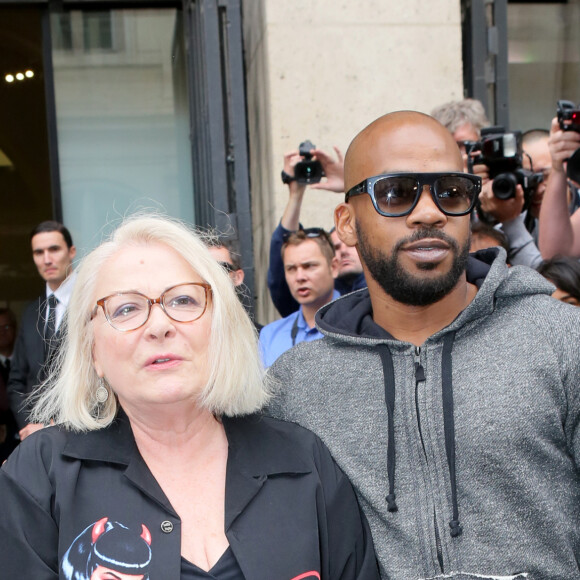 Josiane Balasko et son fils adoptif Rudy Berry - Arrivées au défilé de mode "Jean Paul Gaultier", collection Haute-Couture automne-hiver 2015/2016, au siège de la marque Jean-Paul Gaultier à Paris, le 8 juillet 2015