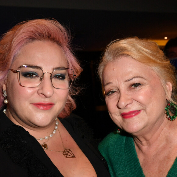 Marilou Berry et sa mère Josiane Balasko lors de l'avant-première du film "Mes très chers enfants" au cinéma UGC Bercy à Paris le 13 décembre 2021. © Veeren / Bestimage