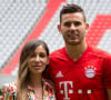 La compagne de Lucas Hernandez balance sur ses infidélités
 
Lucas Hernandez et sa femme Amelia Ossa Llorente lors de la présentation de Lucas Hernandez, nouvelle recrue du Bayern de Munich à Munich.