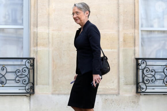 La Première ministre, Élisabeth Borne à la sortie du conseil des ministres, au palais de l'Elysée, Paris, le 26 avril 2023 © Stéphane Lemouton / Bestimage