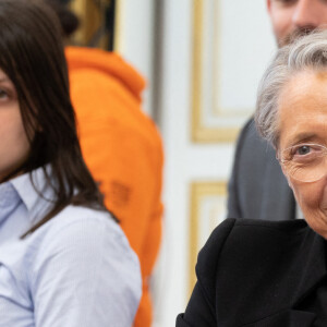 La Première ministre Elisabeth Borne lors de la 5ème édition des "Rencontres de la jeunesse de Matignon", le 19 avril 2023. Cet événement a pour but de recueillir les opinions des jeunes sur leur engagement. © Raphaël Lafargue / Pool / Bestimage 