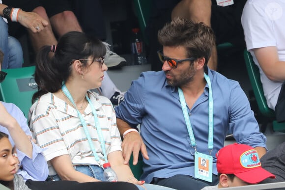 Nolwenn Leroy et son compagnon Arnaud Clément dans les tribunes des Internationaux de France de Tennis de Roland Garros à Paris, le 10 juin 2018. © Dominique Jacovides - Cyril Moreau/Bestimage 