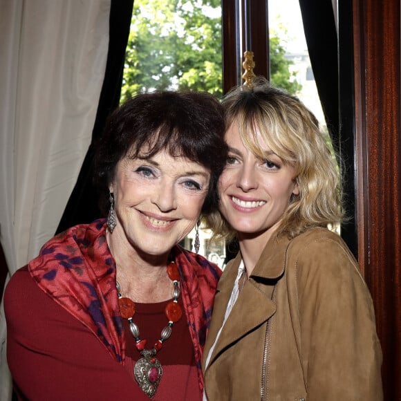 Anny Duperey et Sara Mortensen - Prix du livre de l'Art de vivre Parisien au Fouquet's à Paris. Le 12 juin 2019 © Cédric Perrin / Bestimage