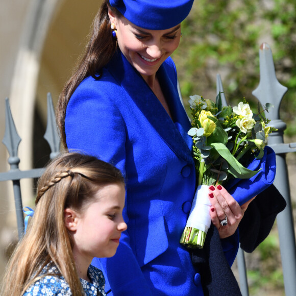 Elle l'a en effet emmenée voir un ballet.
Catherine (Kate) Middleton, princesse de Galles, la princesse Charlotte - La famille royale du Royaume Uni quitte la chapelle Saint George après la messe de Pâques au château de Windsor le 9 avril 2023. 
