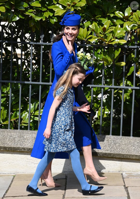 Très proches, la mère et la fille ont profité d'une soirée ensemble.
Catherine (Kate) Middleton, princesse de Galles, La princesse Charlotte de Galles - La famille royale du Royaume Uni arrive pour assister à la messe de Pâques à la chapelle Saint Georges au château de Windsor, le 9 avril 2023. 