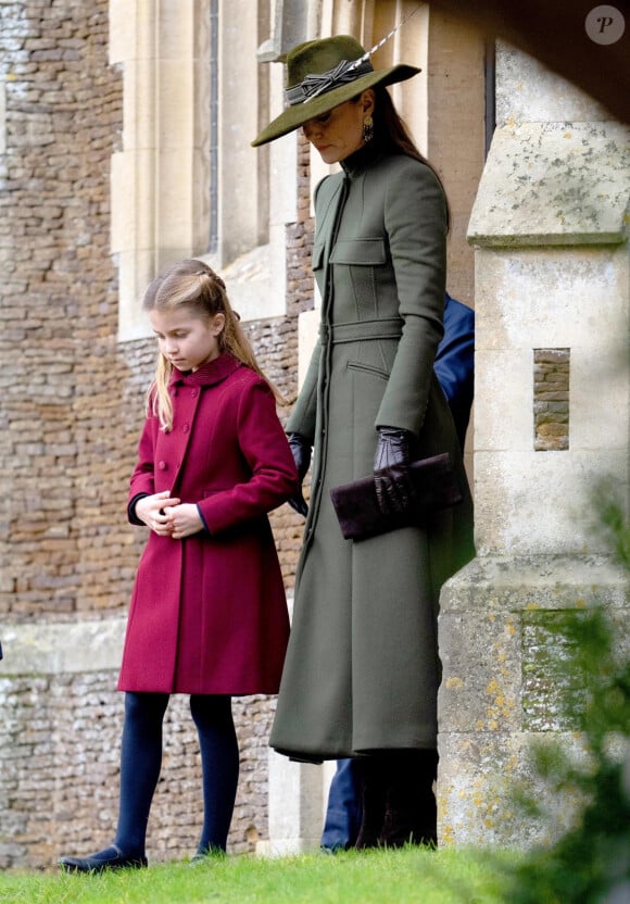 La princesse Charlotte de Galles, et Catherine (Kate) Middleton, princesse de Galles - La famille royale d'Angleterre assiste au service religieux de Noël à l'église St Mary Magdalene à Sandringham, Norfolk, Royaume Uni, le 25 décembre 2022. 