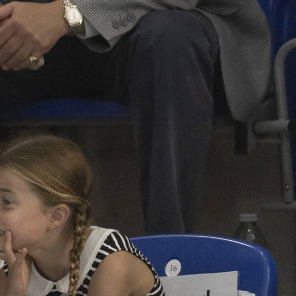 Le prince William, duc de Cambridge, et Catherine (Kate) Middleton, duchesse de Cambridge, avec la princesse Charlotte de Cambridge assistent au Jeux du Commonwealth au centre sportif de l'Université de Birmingham le 2 aout 2022.