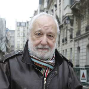 Exclusif - François Berléand à la sortie des studios de la radio RTL à Paris, le 28 janvier 2022.