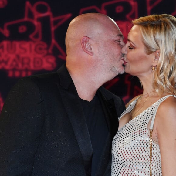 Sébastien Cauet et sa compagne Nathalie Dartois lors de la 23ème édition des NRJ Music Awards 2021 au Palais des Festivals de Cannes, le 20 novembre 2021. © Rachid Bellak/Bestimage