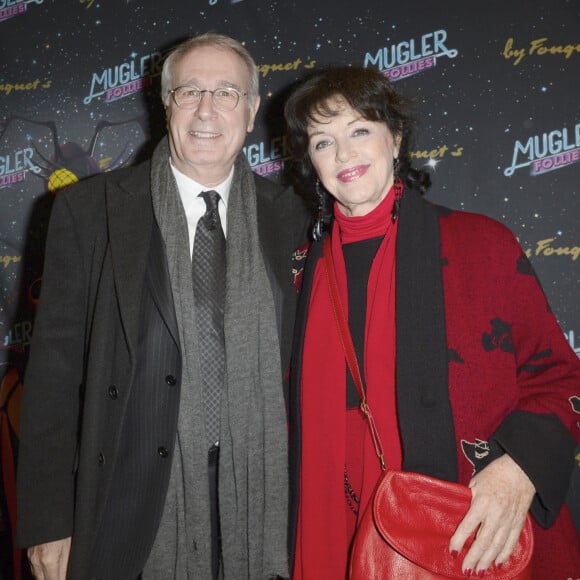 "J'ai plus souvent eu le rôle du copain du beau mec que l'inverse. Mais au fond, je suis un acteur protéiforme, et c'est ce qui permet de tout jouer".
Anny Duperey et Bernard Le Coq - People a la 2eme representation du spectacle de Thierry Mugler au theatre Comedia, intitule "Mugler Follies" a Paris, le 19 décembre 2013. 