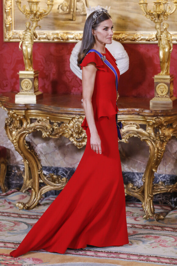 La reine Letizia d'Espagne - Dîner d'état en l'honneur du président de Colombie et de sa femme au palais royal à Madrid. Le 3 mai 2023
