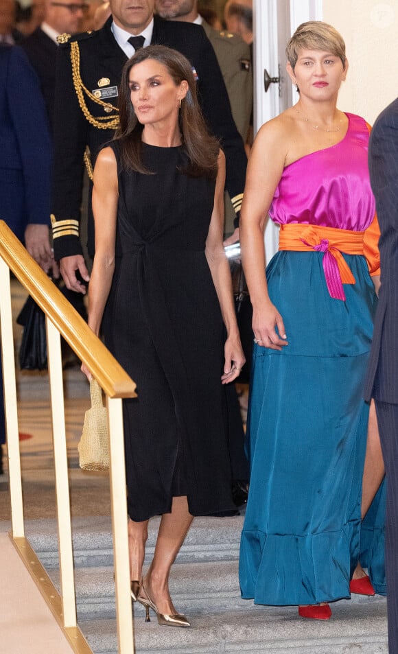 Des vêtements qui mettent à chaque fois son corps svelte et musclé en valeur.
Veronica Alcocer et la reine Letizia d'Espagne - Dîner au palais El Pardo à Madrid, en l'honneur du président de Colombie et sa femme. Le 4 mai 2023 