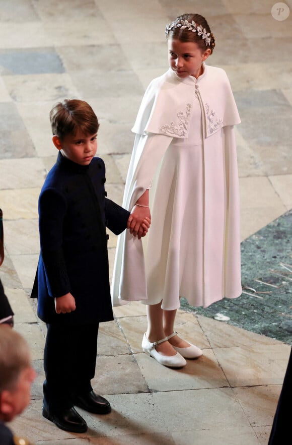 Même si George n'était pas avec ses frères et soeurs mais était page royal. 
Le prince Louis de Galles et La princesse Charlotte de Galles - Les invités à la cérémonie de couronnement du roi d'Angleterre à l'abbaye de Westminster de Londres, Royaume Uni, le 6 mai 2023. 