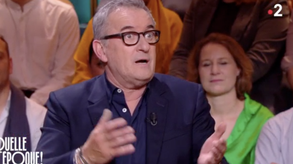 Christophe Dechavanne a vu les seins de Corinne Masiero, ce qu'il a raconté dans "Quelle époque !" sur France 2.
