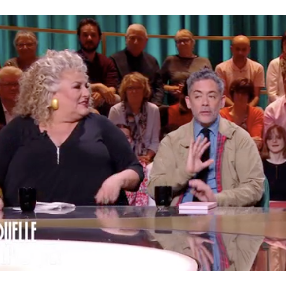 Marianne James, Manu Payet et Corinne Masiero dans "Quelle Epoque !" sur France 2, le 6 mai 2023.