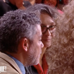 Manu Payet et Corinne Masiero dans "Quelle Epoque !" sur France 2, le 6 mai 2023.