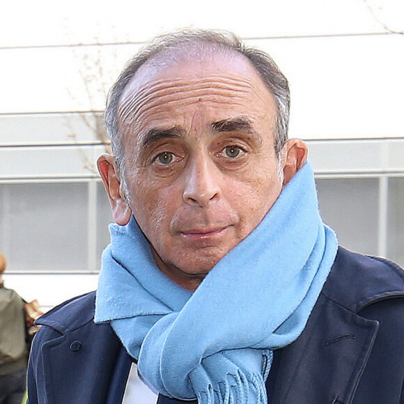 L'aîné d'Eric Zemmour aurait percuté un scooter à Paris samedi 6 mai 2023
Exclusif - Eric Zemmour à la sortie des studios de BFM Tv à Paris le 30 mars 2023. © Jonathan Rebboah / Panoramic / Bestimage